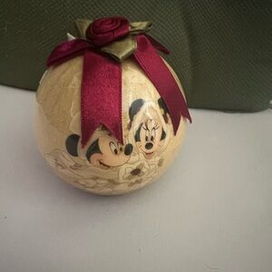 CHRISTMAS ORNAMENT MICKEY MOUSE MINNIE DISNEY VINTAGE OLD TIME MISTLETOE KISS